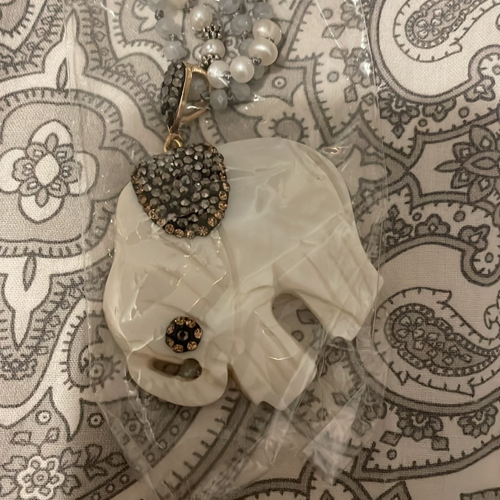 Elephant necklace - Picture 4 of 4